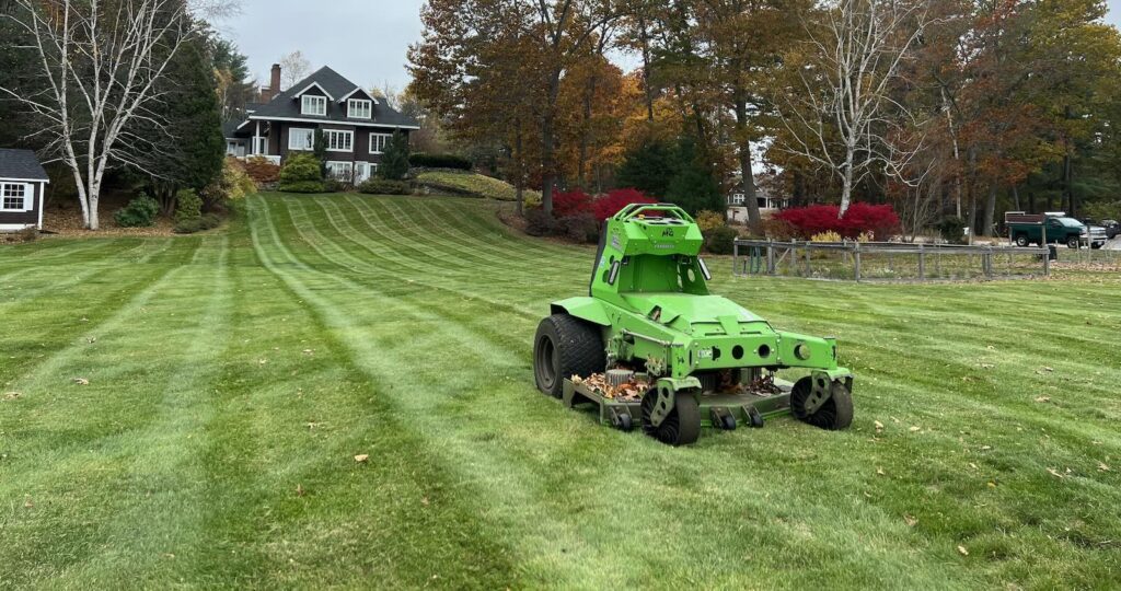 Professional fall leaf cleanup and lawn mowing service in Kittery ME